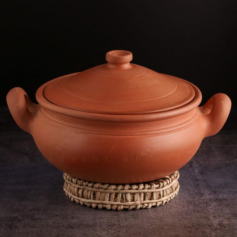 Swadeshi Blessings Unglazed Clay Cooking Pot with Lid - 2 Liter Earthe