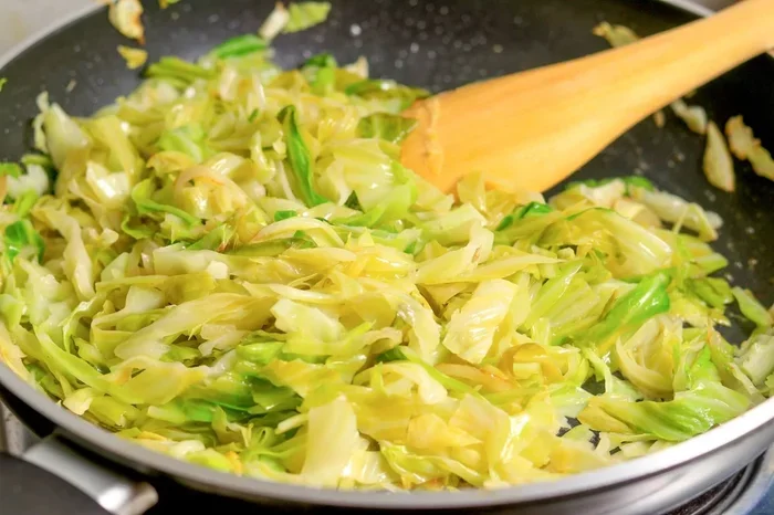 How to Cook Cabbage on Stove Top