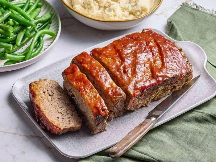 Easy Meatloaf Recipe with Bread Crumbs