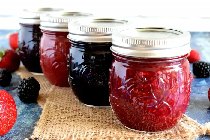 Instruction and Recipe for Jams and Jellies That Was in the Pectin Boxes